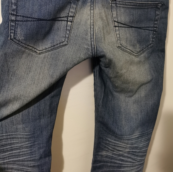 Distressed jeans - Picture 2 of 7